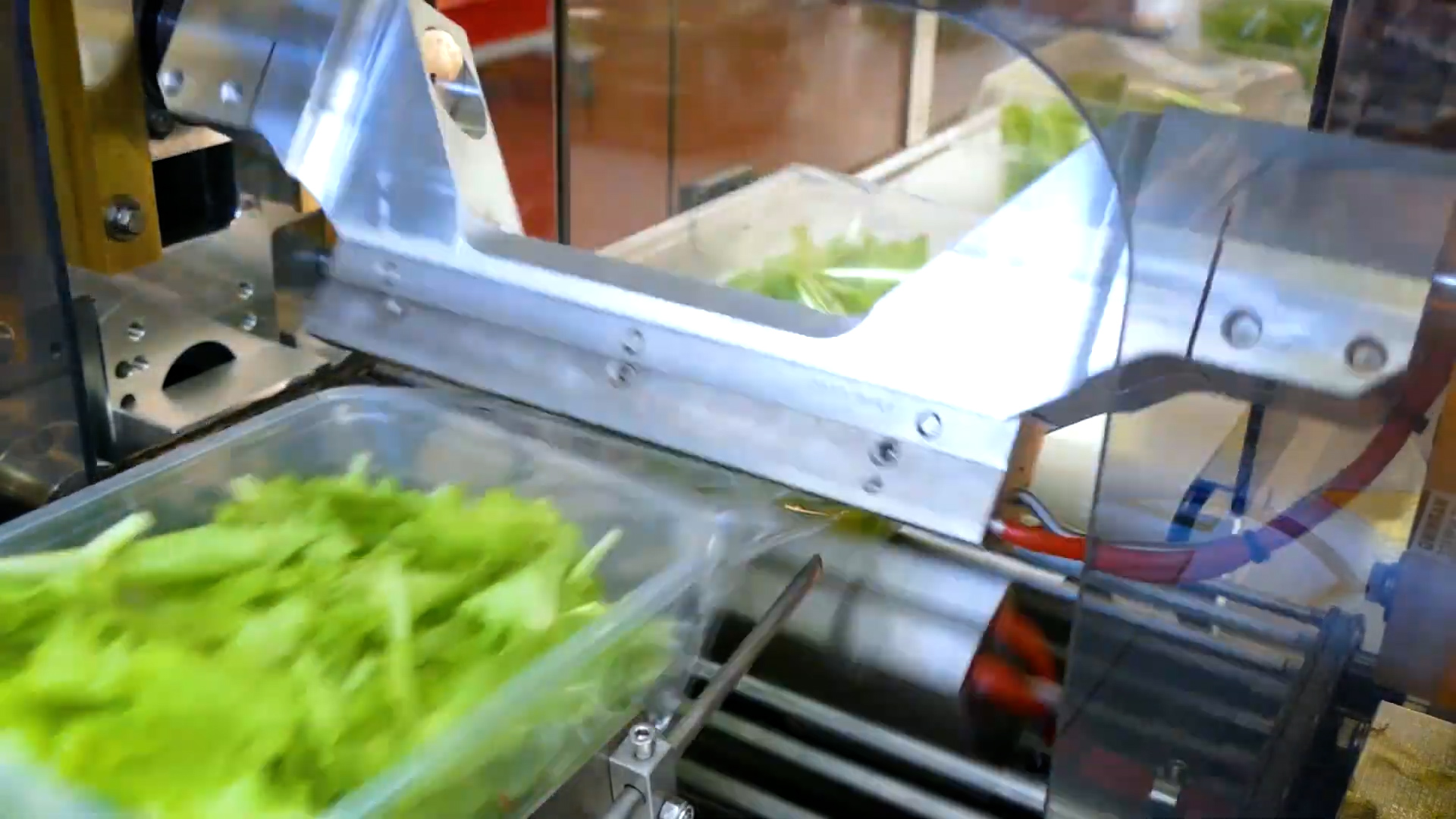 Powerful and fast flowpacking machine