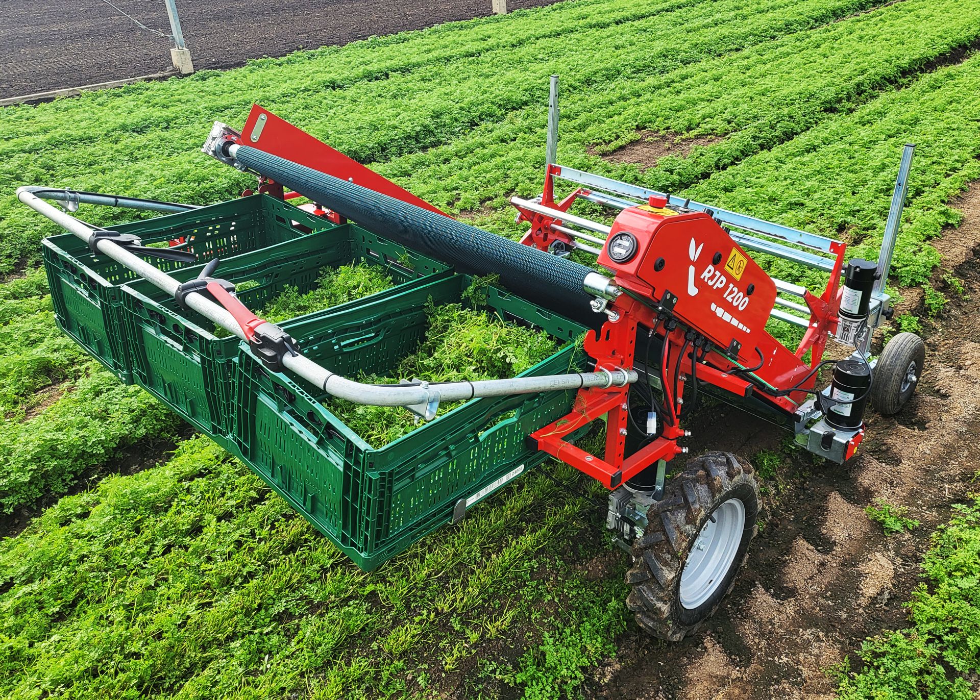 Compact EazyCut harvesters with collection bag